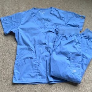 Butter Soft Women’s Scrub Set, size M.